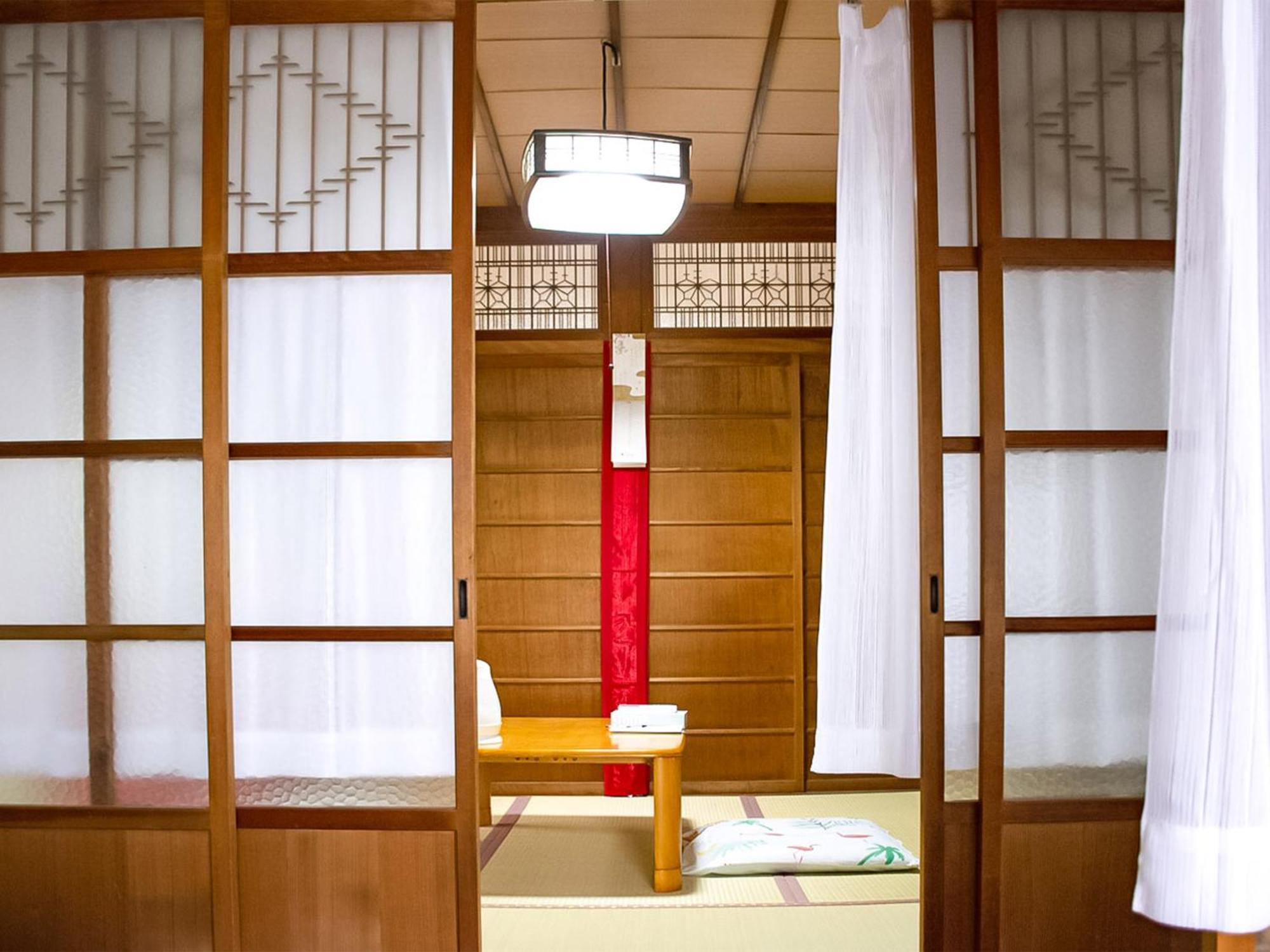 Guest Cafe Kuchikumano Hotel Kamitondacho Exterior photo